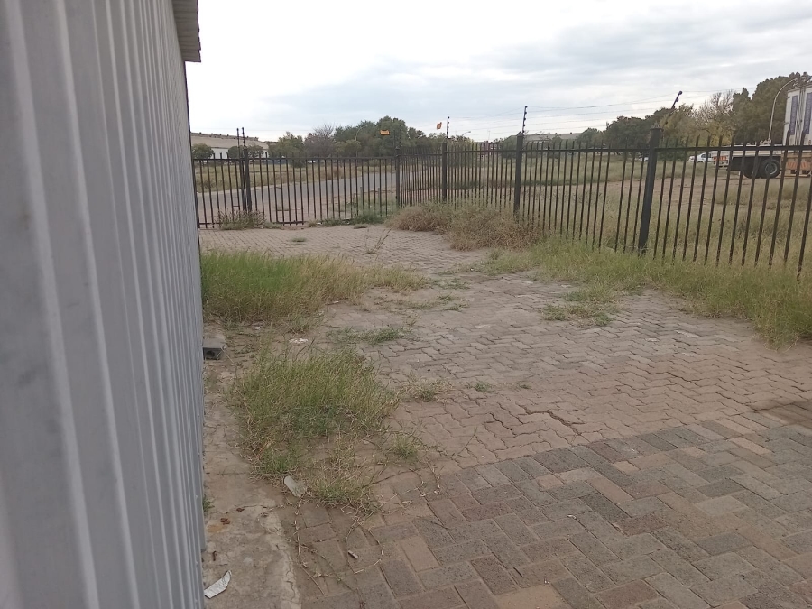 To Let Commercial Property for Rent in Hamilton Free State